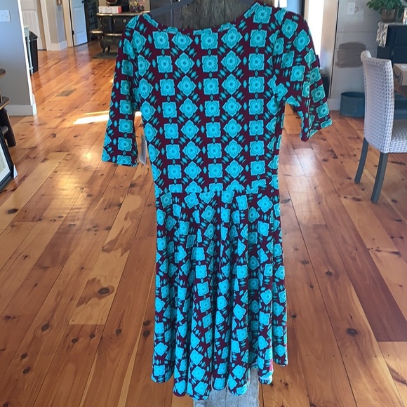 LuLaRoe NWT Nicole size M. Smoke feee home. - Picture 2 of 4